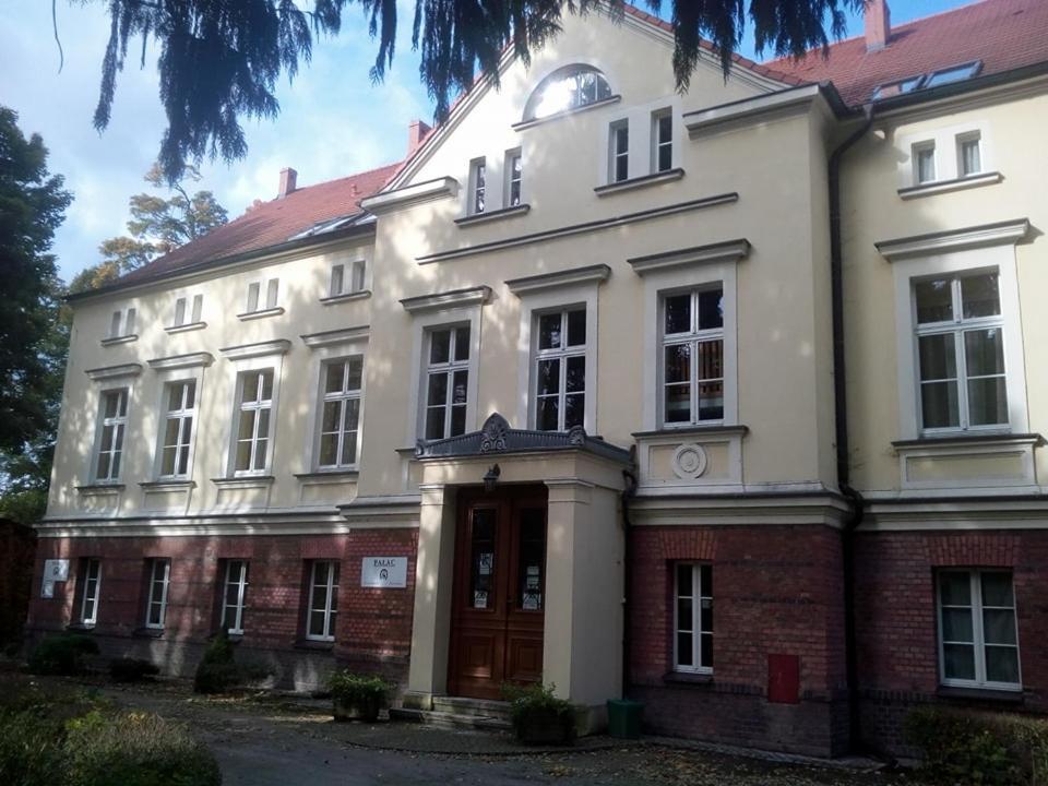 Stado Ogierow Sierakow Otel Sierakow  Dış mekan fotoğraf